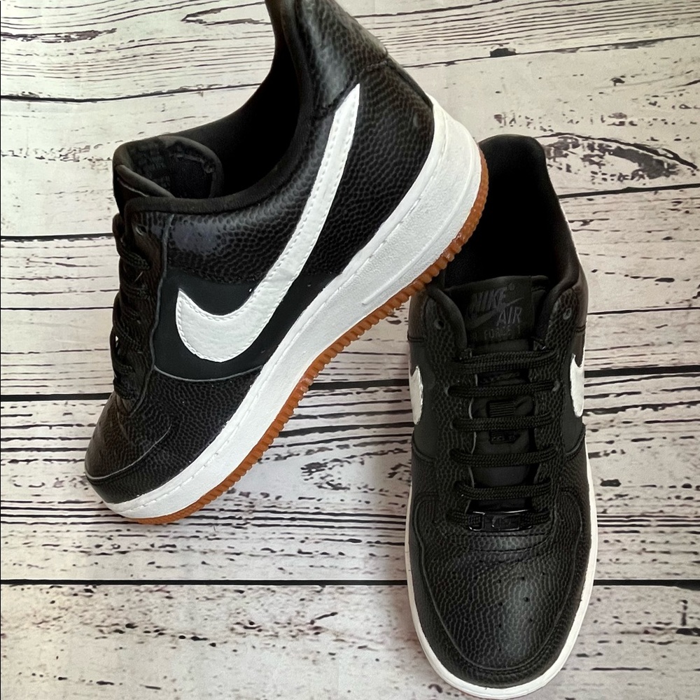 Nike Air Force 1 Size 7.5 mens white ON black